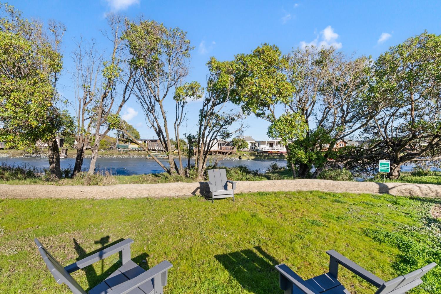 262 Larkspur Plaza Dr