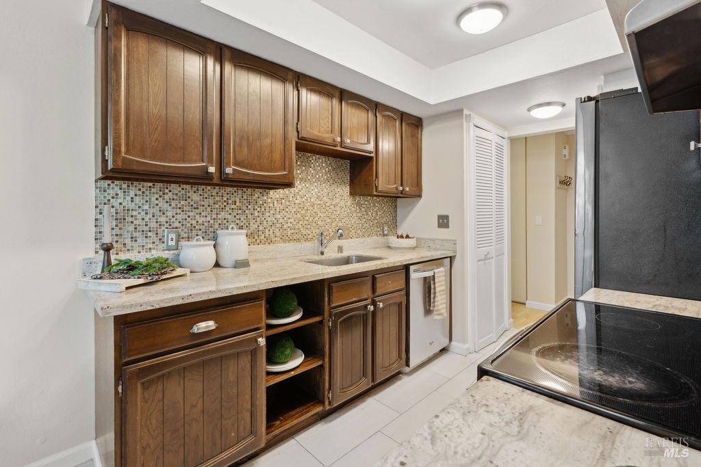 1579 Lincoln Ave #211