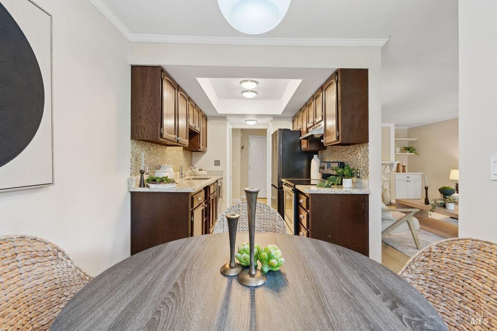 1579 Lincoln Ave #211