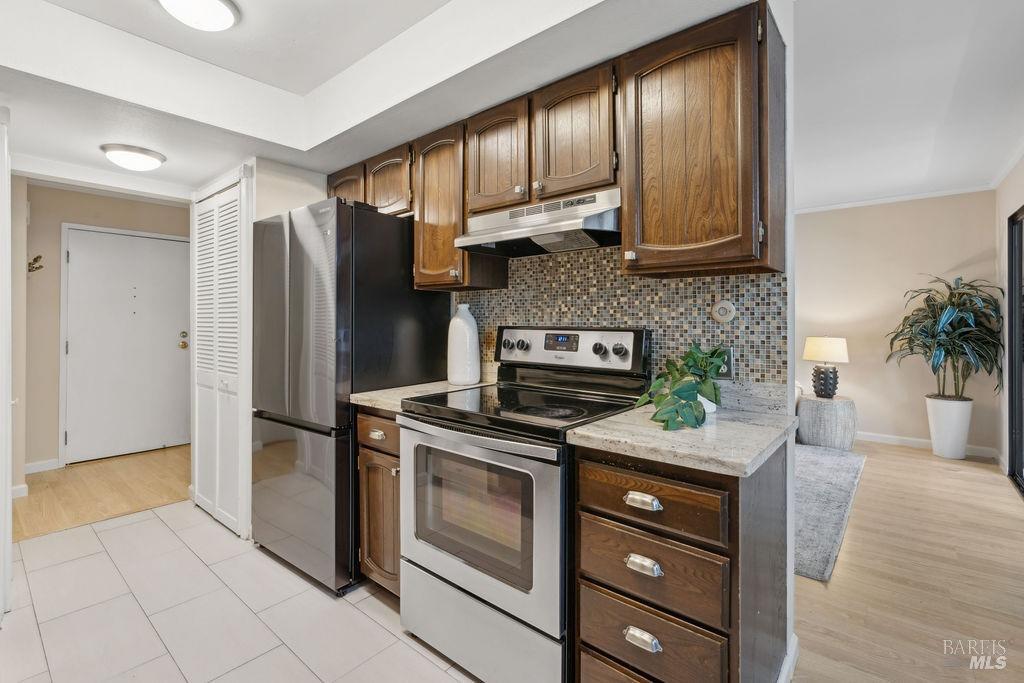 1579 Lincoln Ave #211