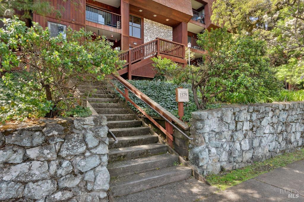 1579 Lincoln Ave #211