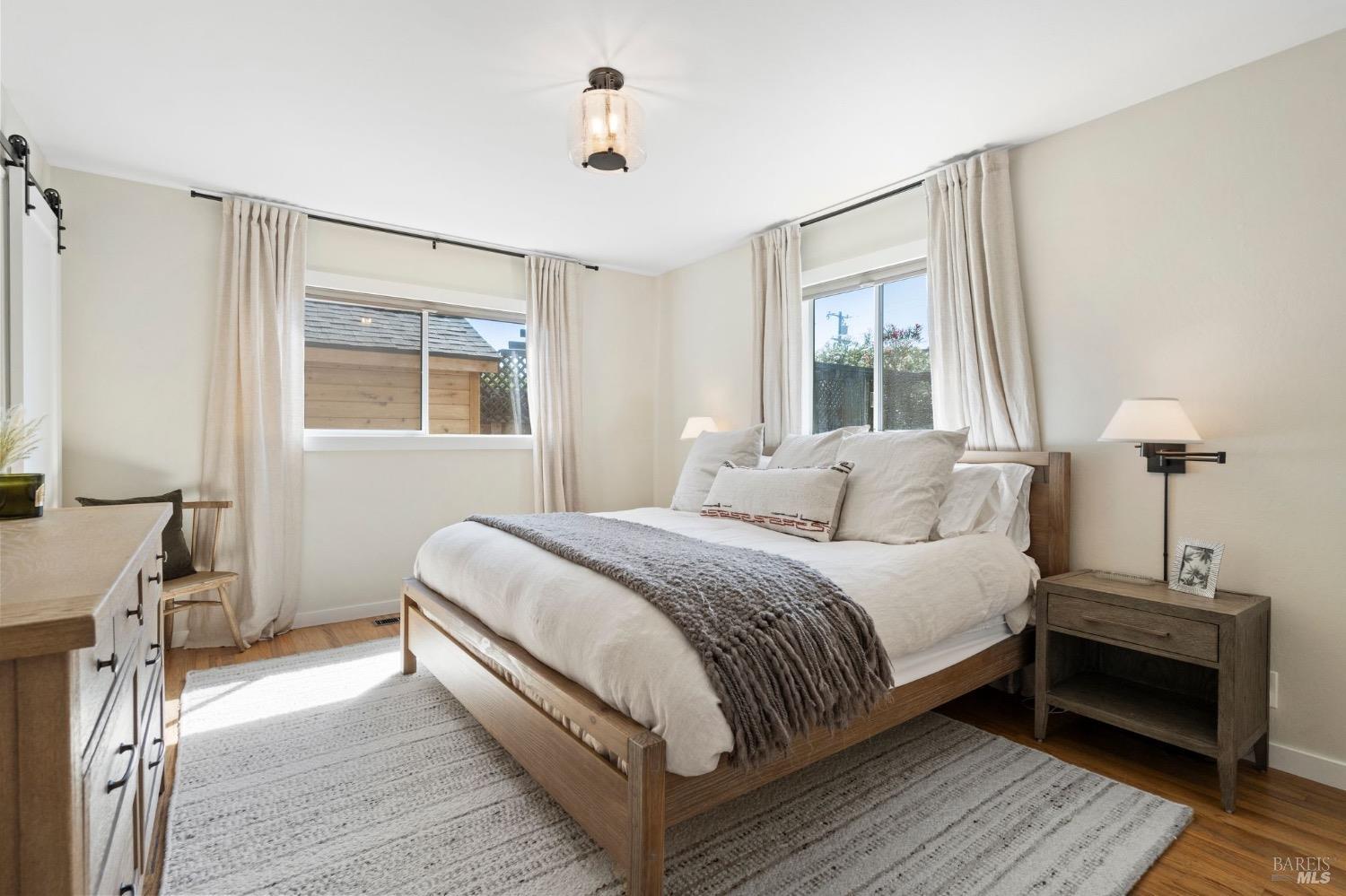 443 Calle De La Mesa