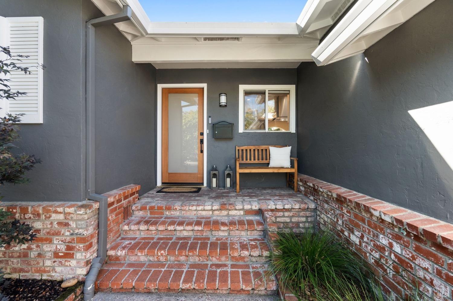 443 Calle De La Mesa