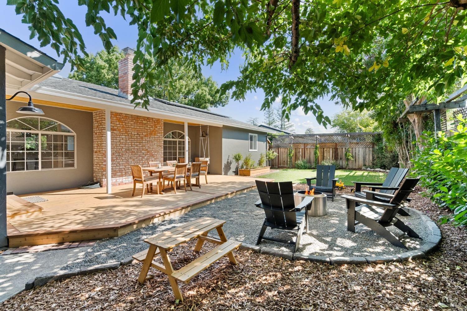 443 Calle De La Mesa