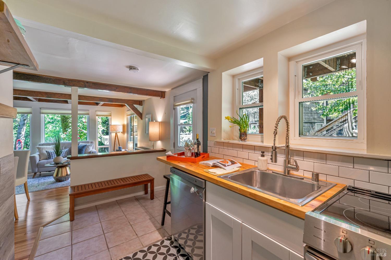 87-89 Lower Aztec Ave