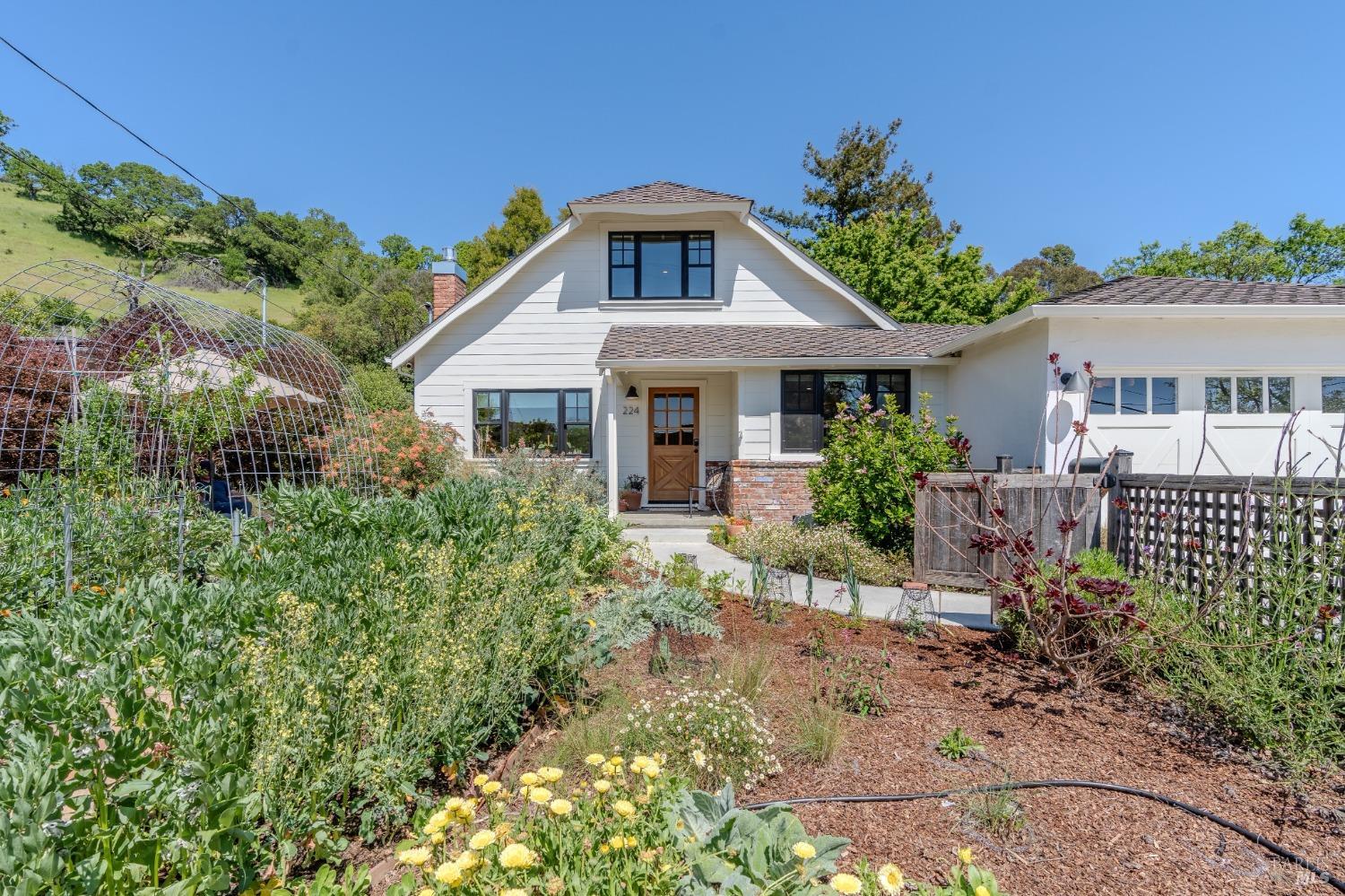 224 Blackstone Dr