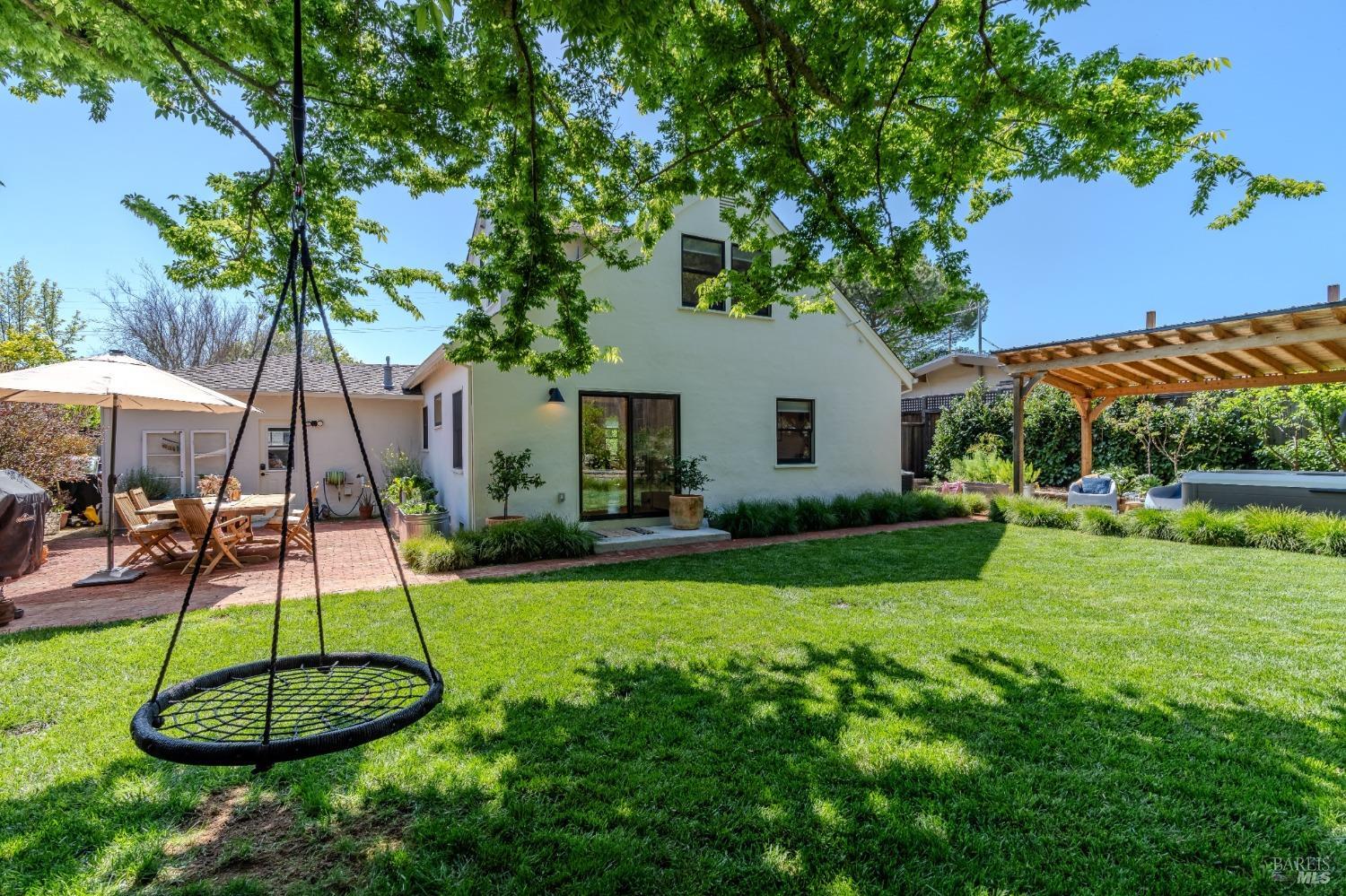 224 Blackstone Dr