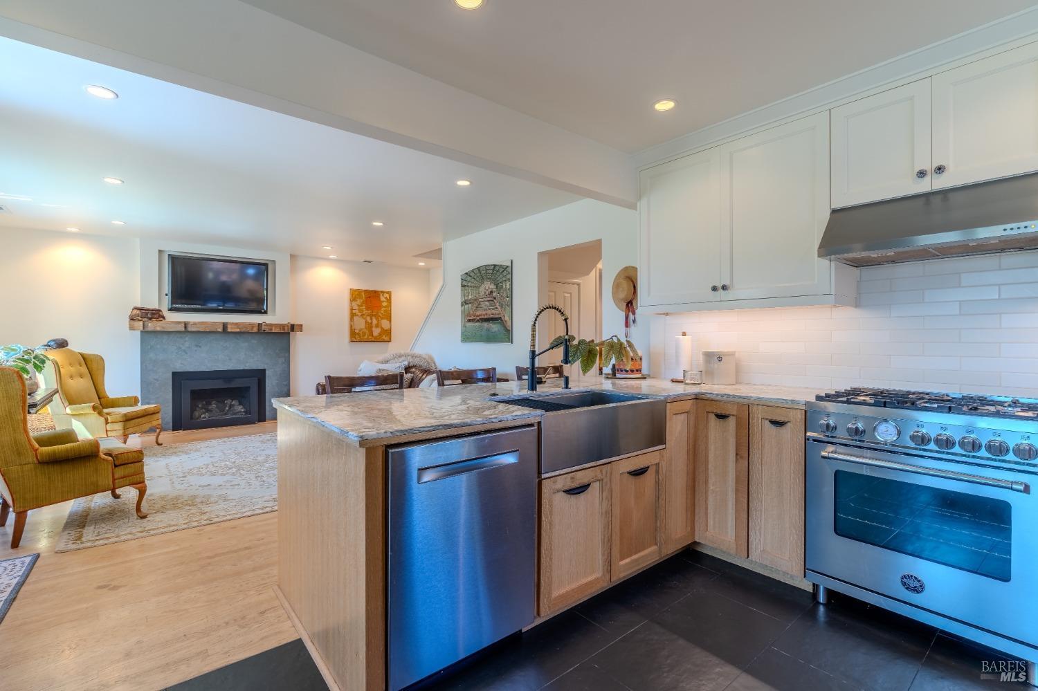 224 Blackstone Dr