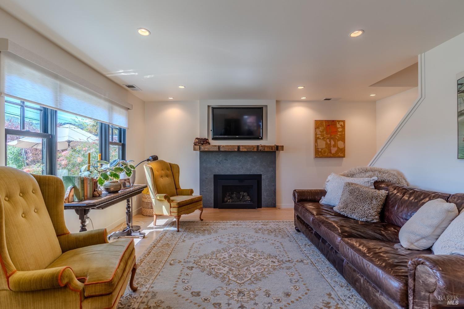 224 Blackstone Dr