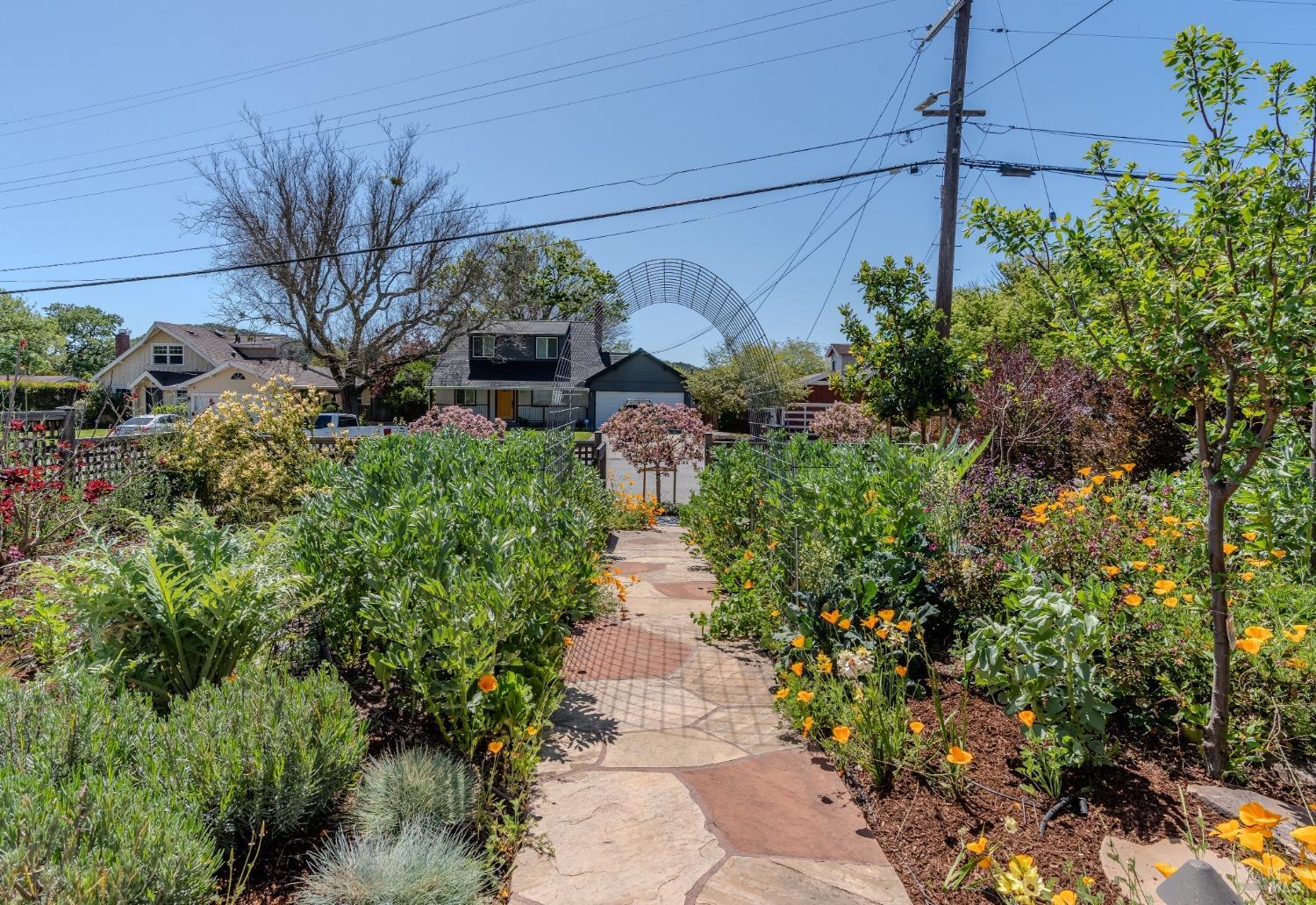 224 Blackstone Dr