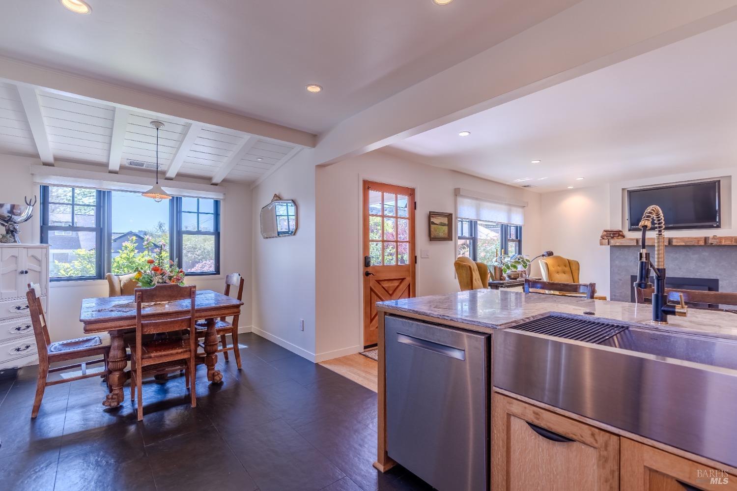 224 Blackstone Dr