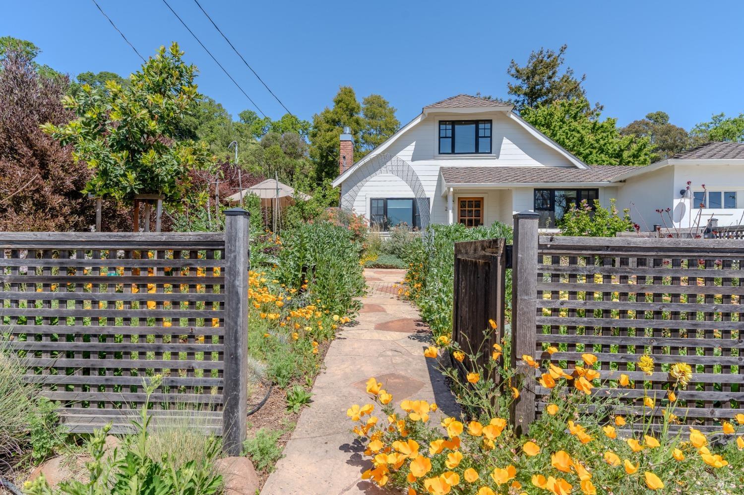 224 Blackstone Dr