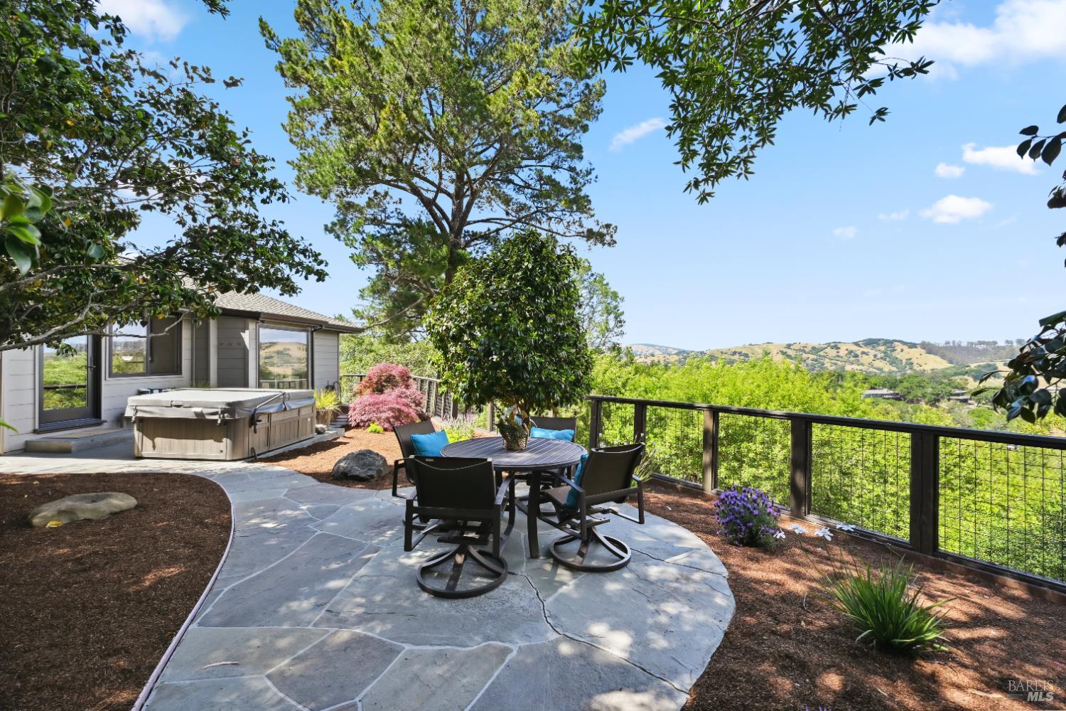 510 Redwood Rd