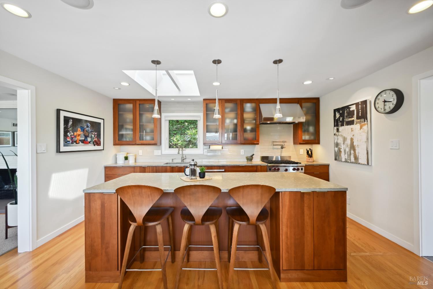 510 Redwood Rd