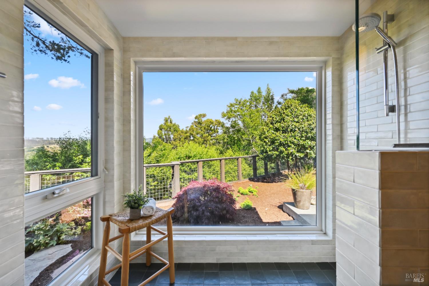 510 Redwood Rd