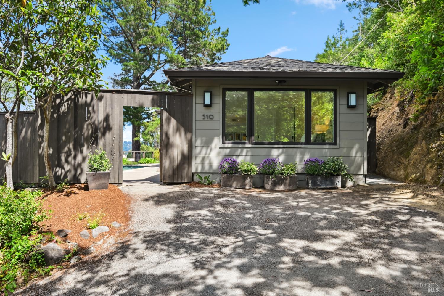 510 Redwood Rd