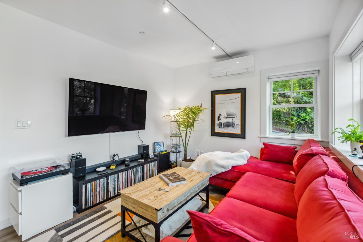 49 Cedar St