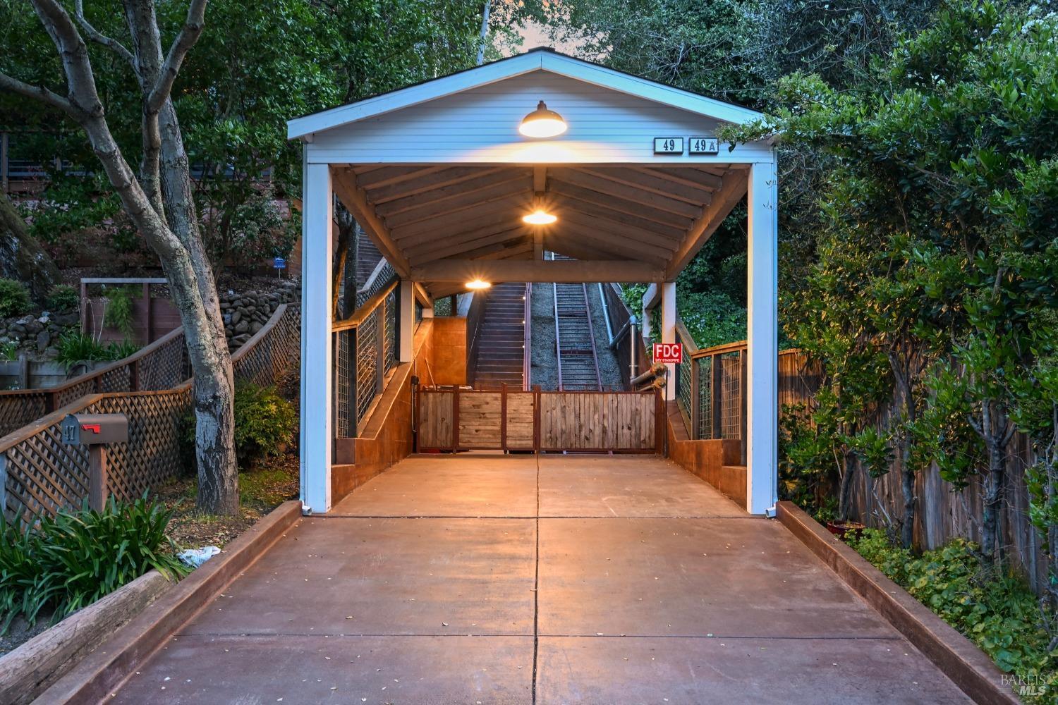 49 Cedar St