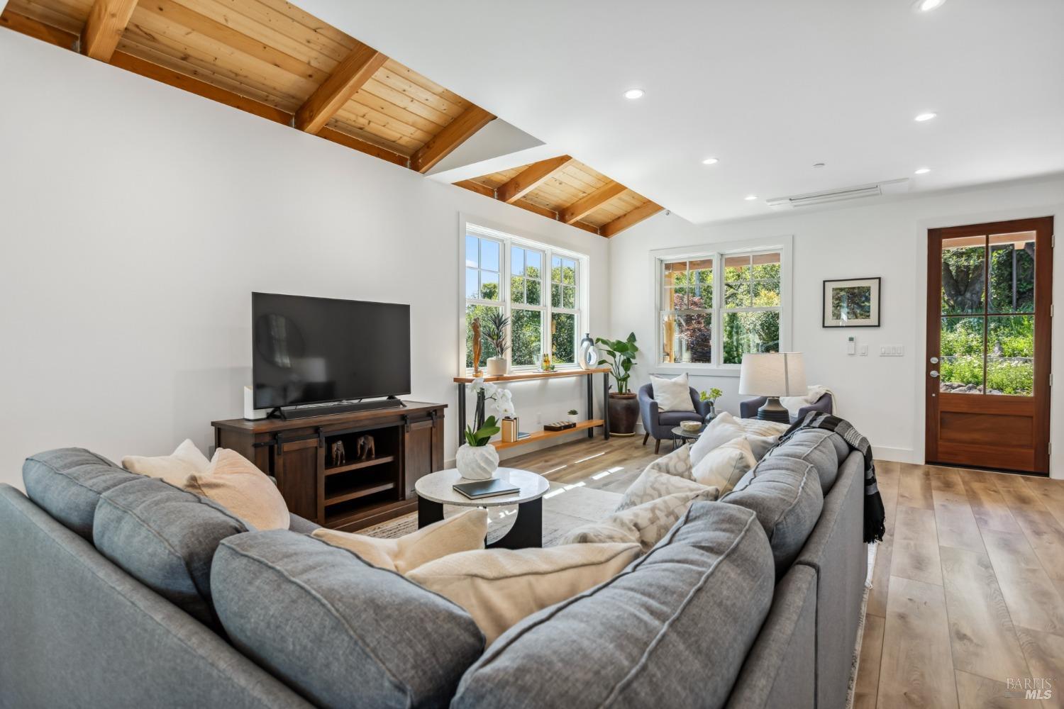 49 Cedar St