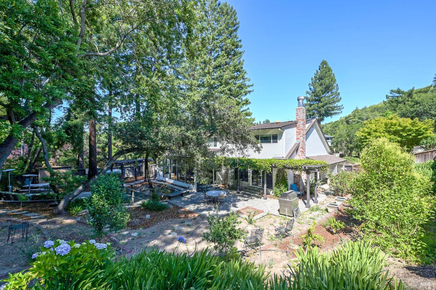 10 Pebble Beach Dr