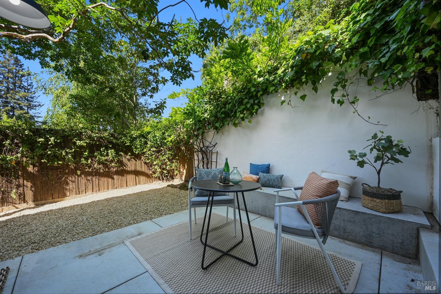 5 Greenfield Ct