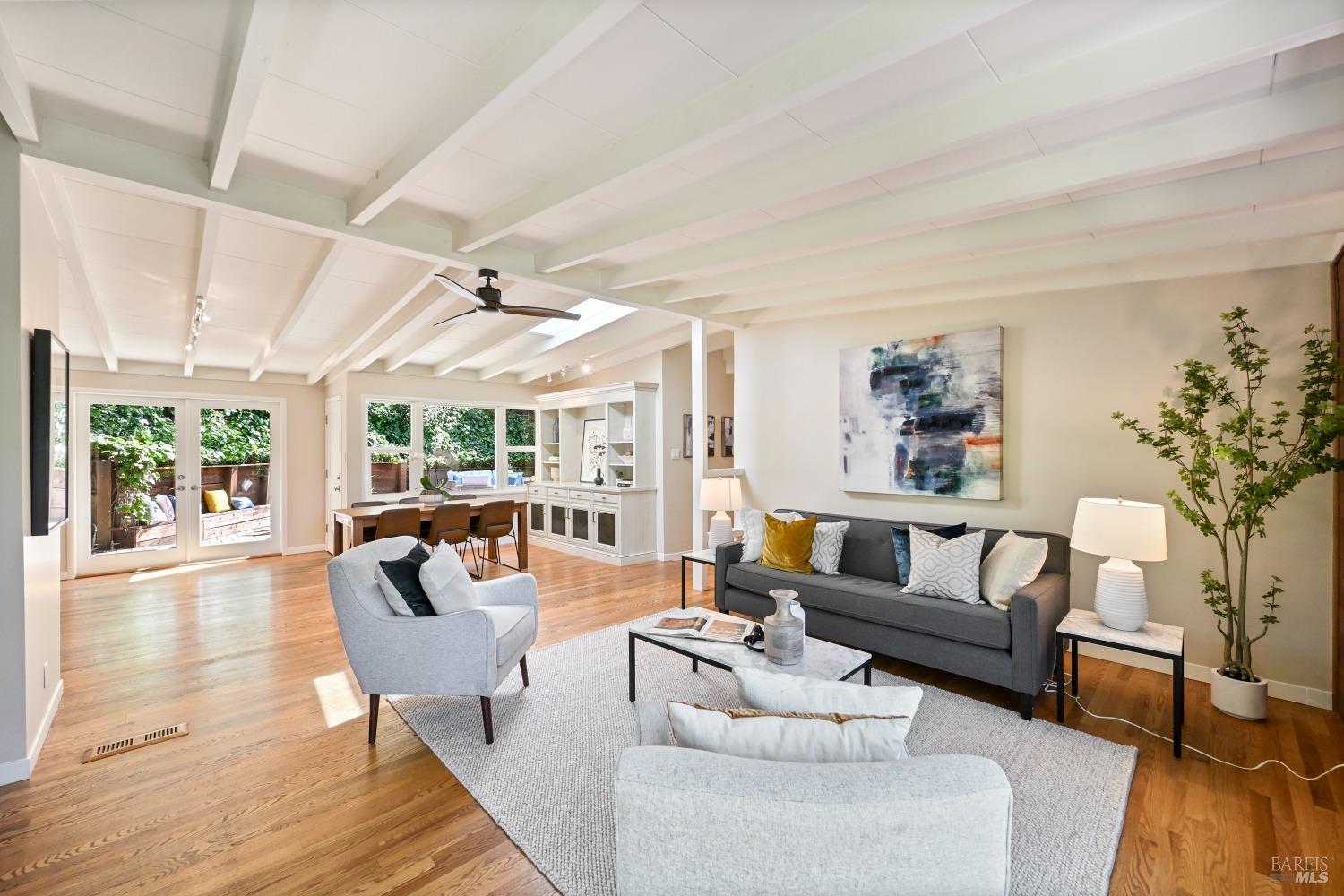 5 Greenfield Ct