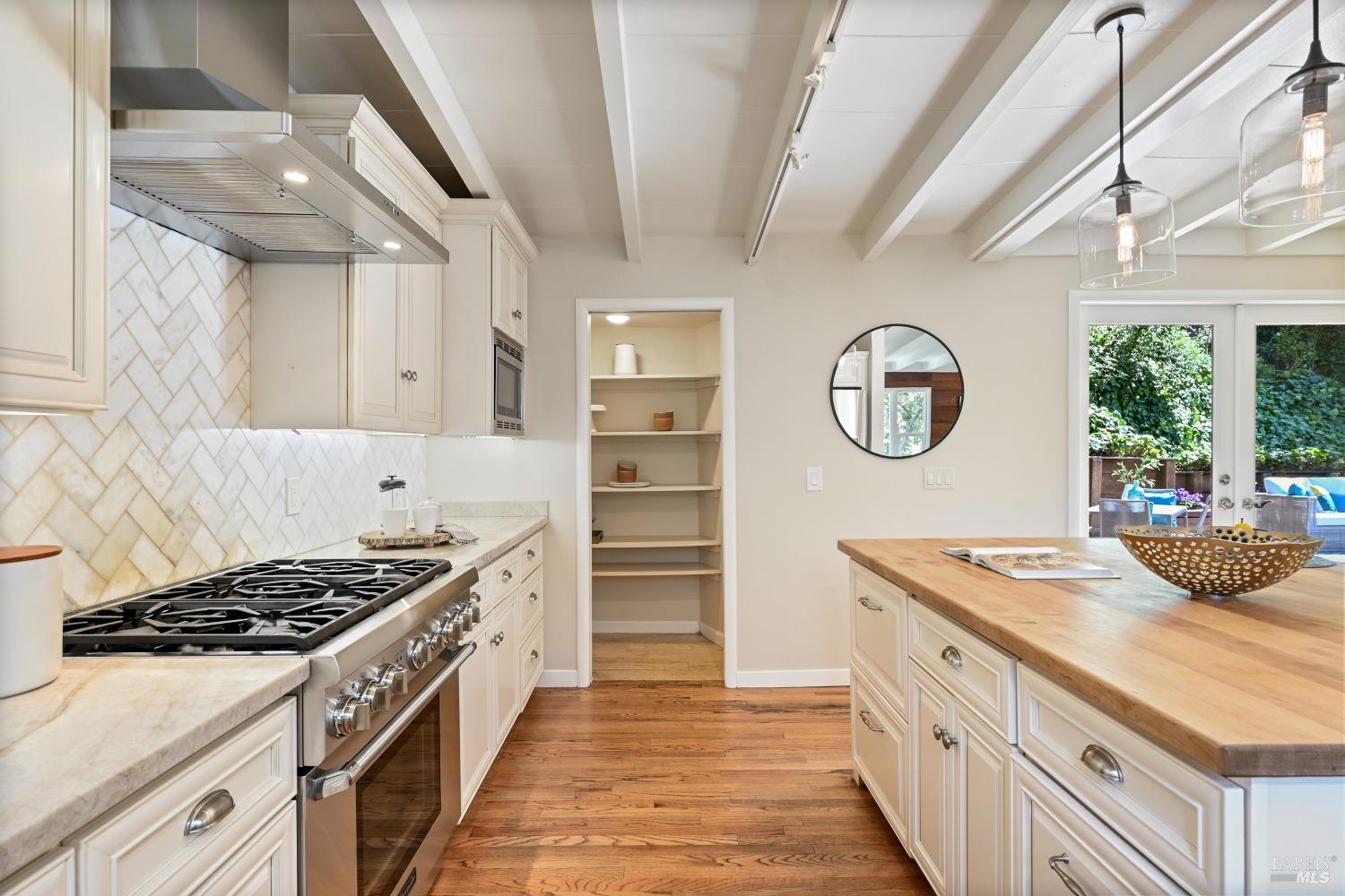 5 Greenfield Ct