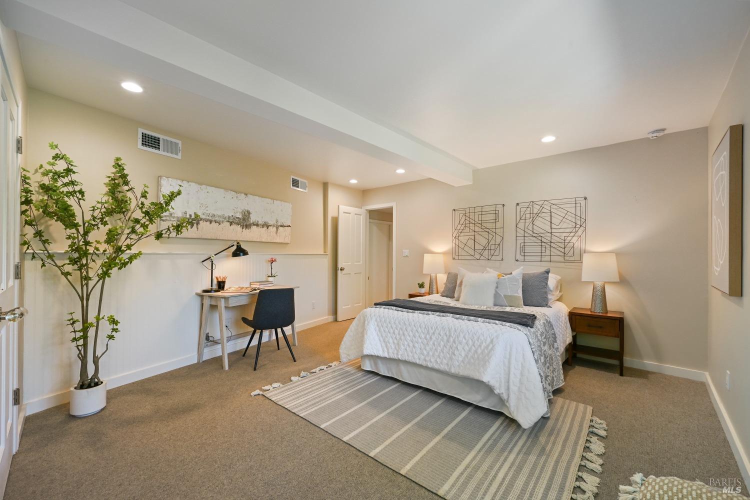 5 Greenfield Ct