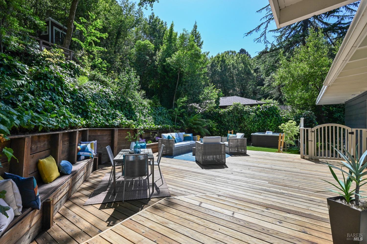 5 Greenfield Ct