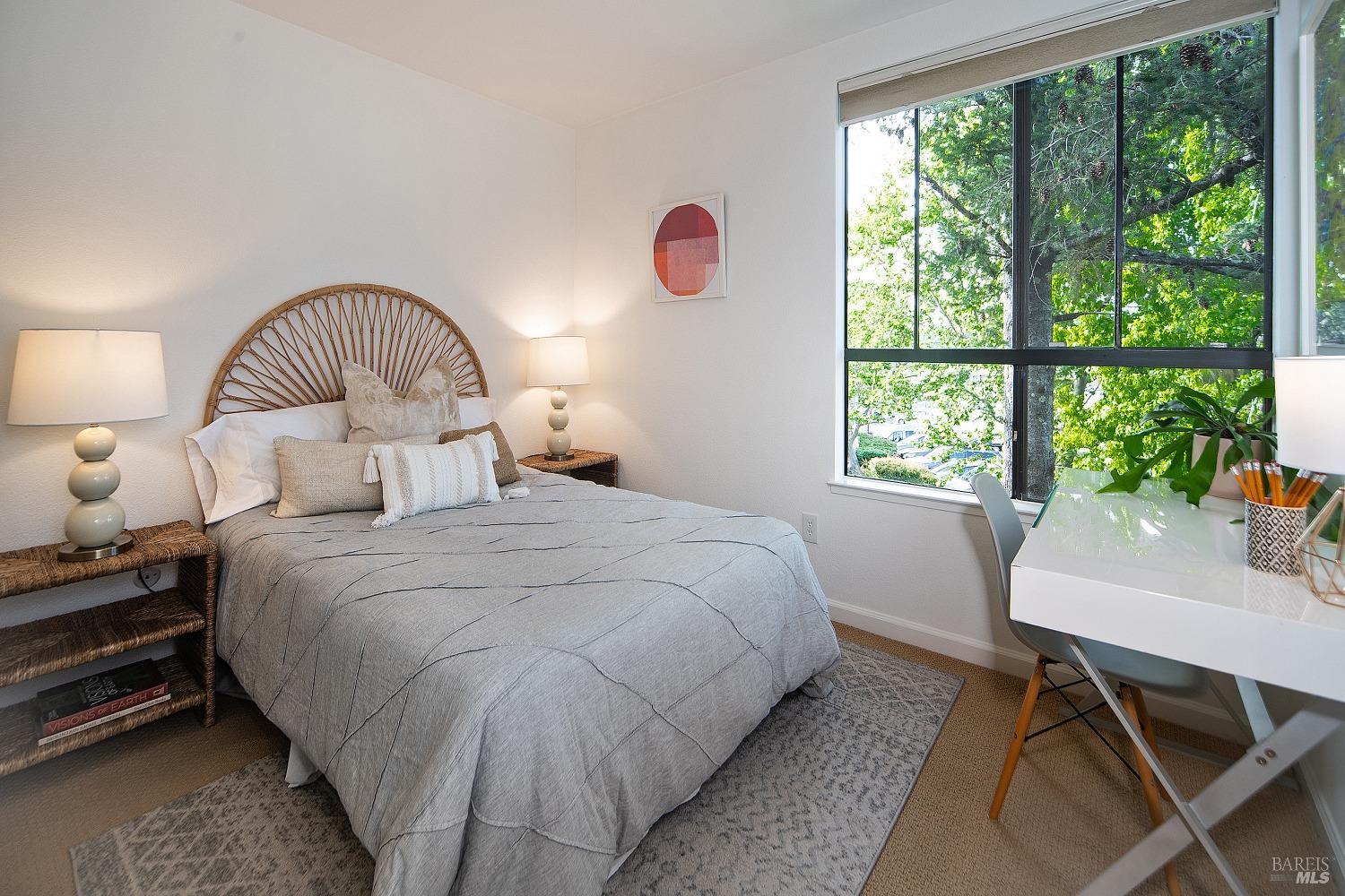 713 Via Casitas