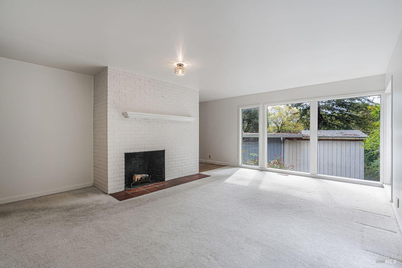 153 Willow Ave