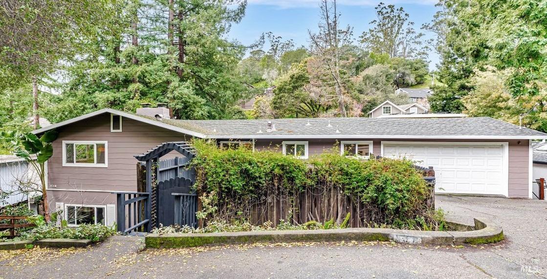 153 Willow Ave