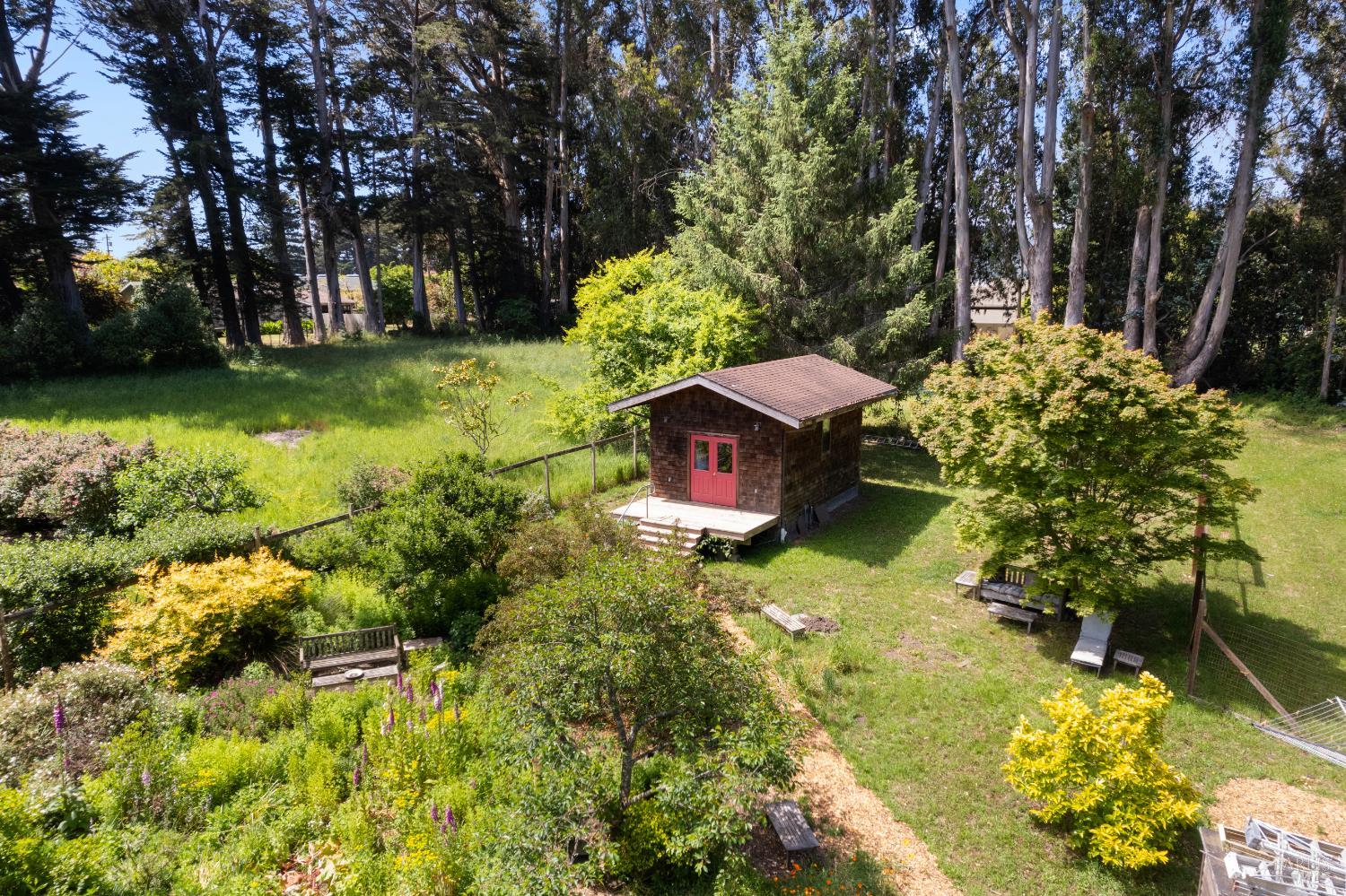 7 Linsdale Ln