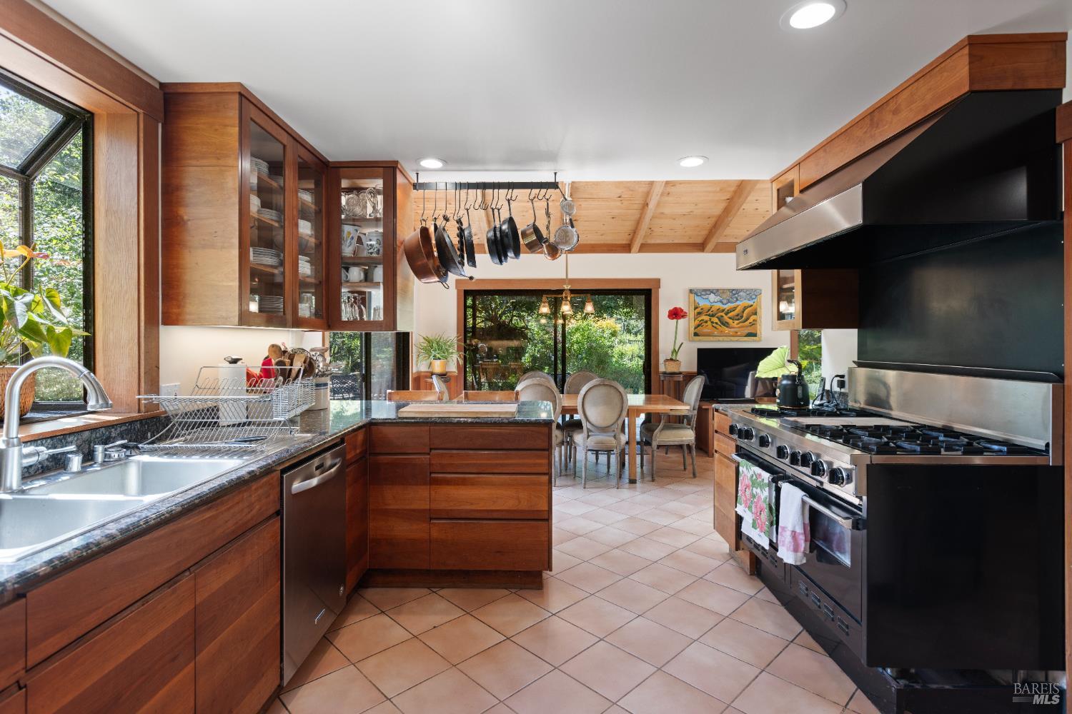 7 Linsdale Ln