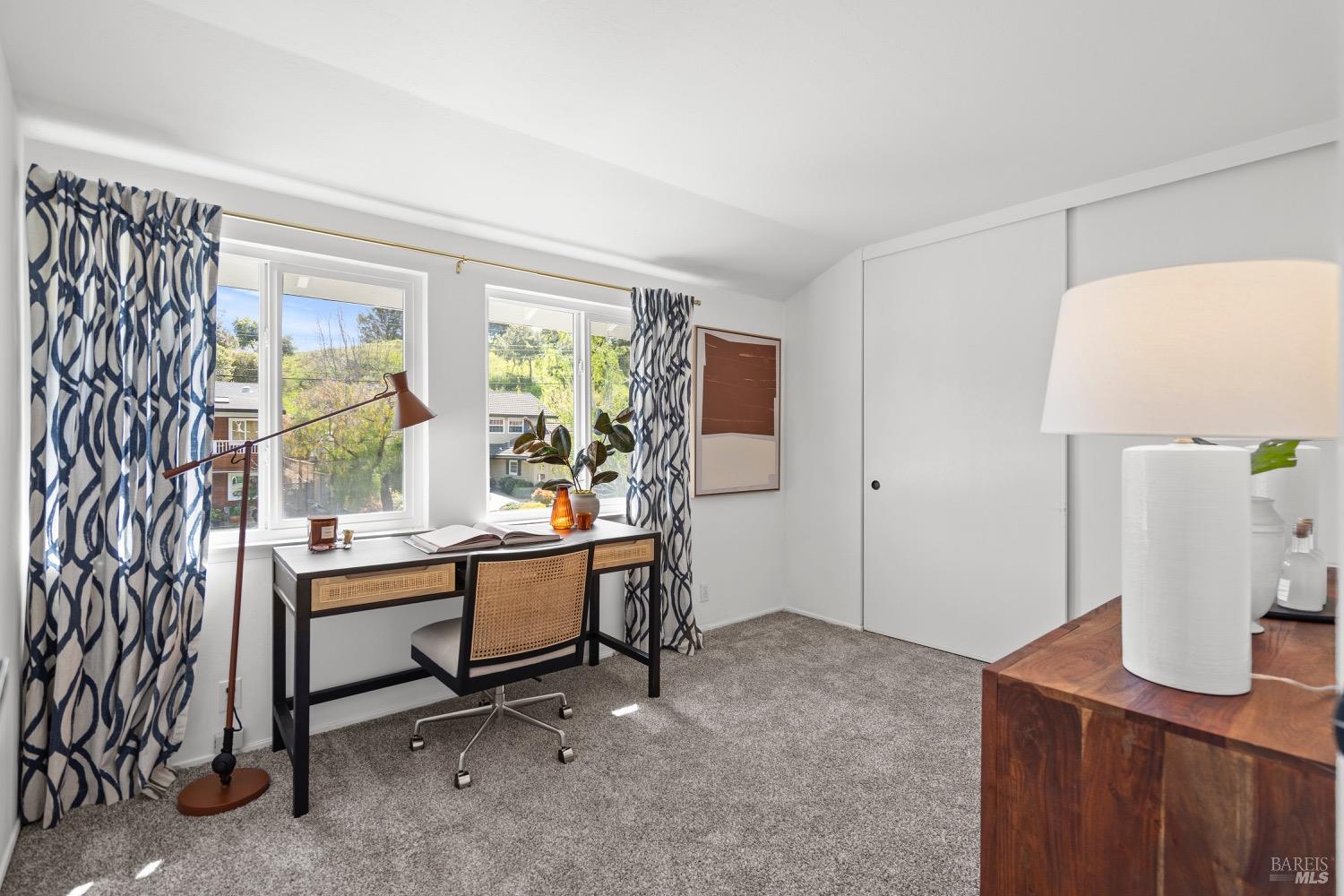 38 Twelveoak Hill Dr