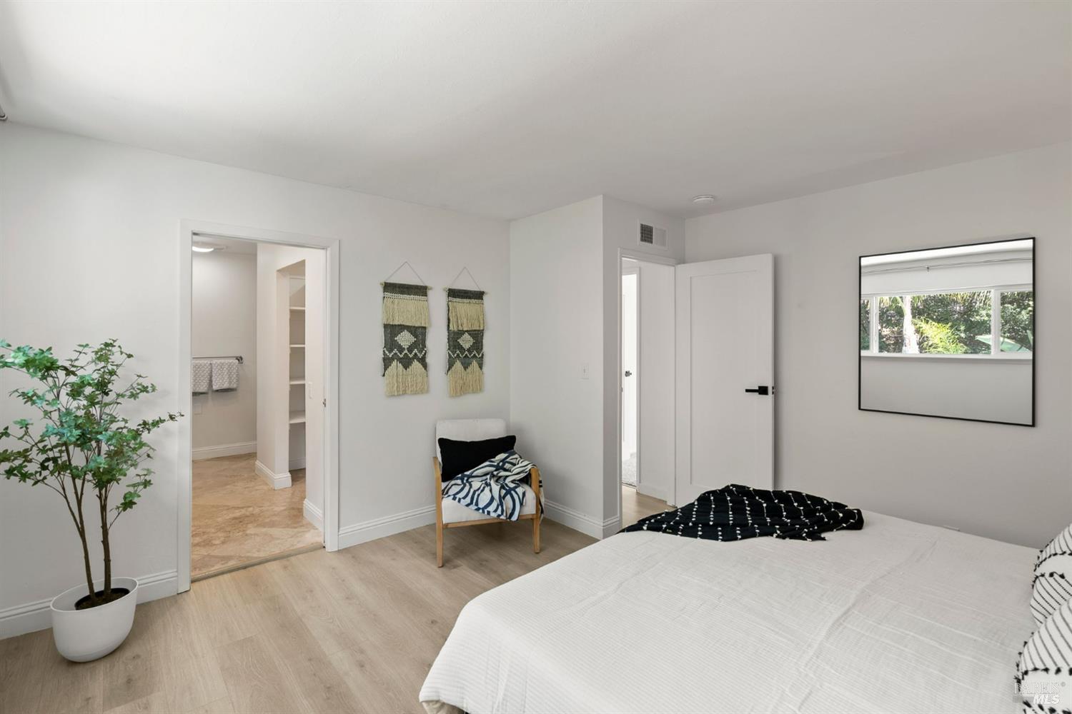 38 Twelveoak Hill Dr