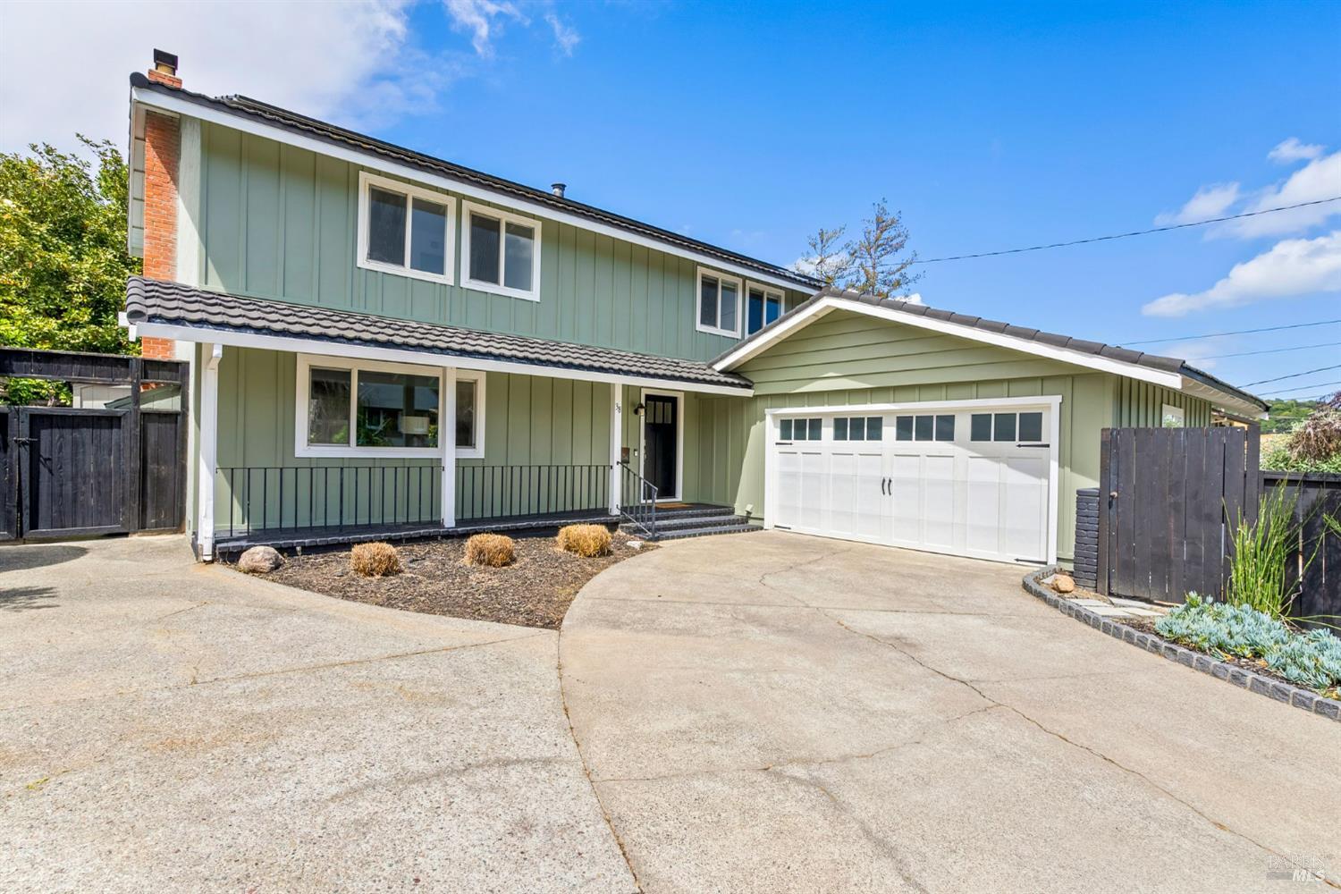 38 Twelveoak Hill Dr