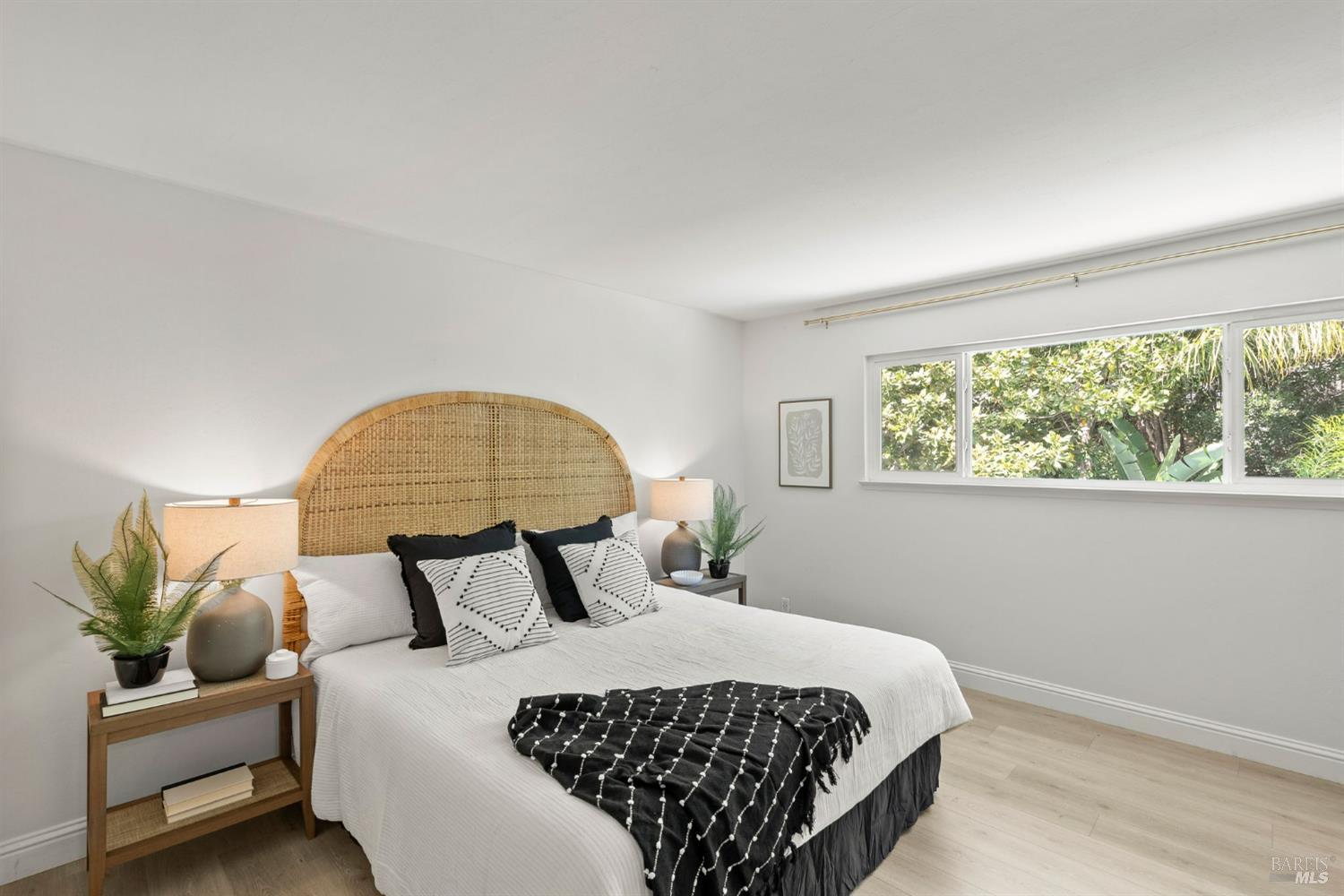 38 Twelveoak Hill Dr