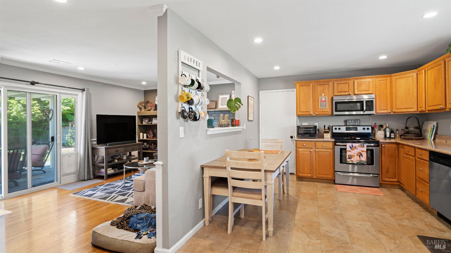 1295 Marian Way