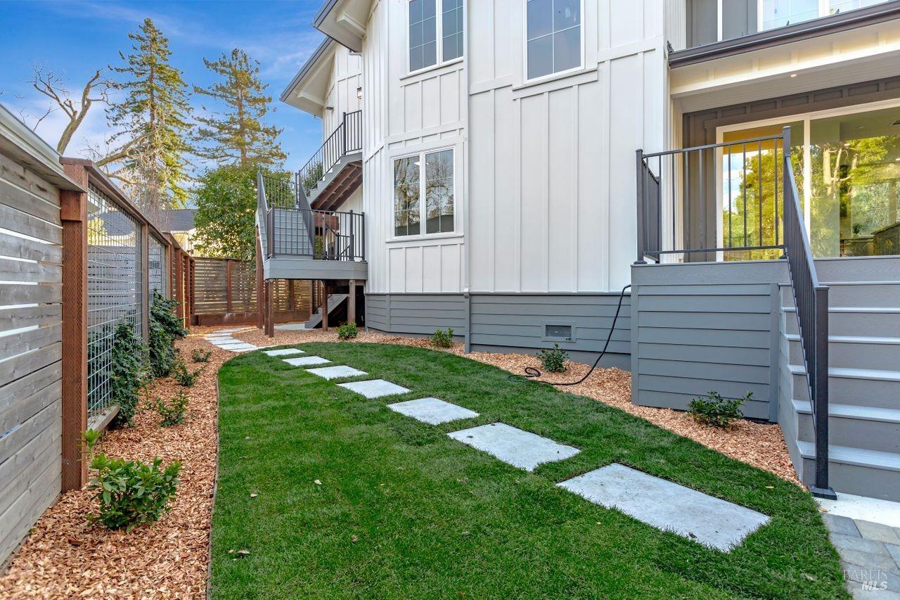 22 Cedar Ave