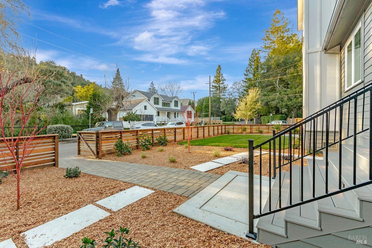 22 Cedar Ave