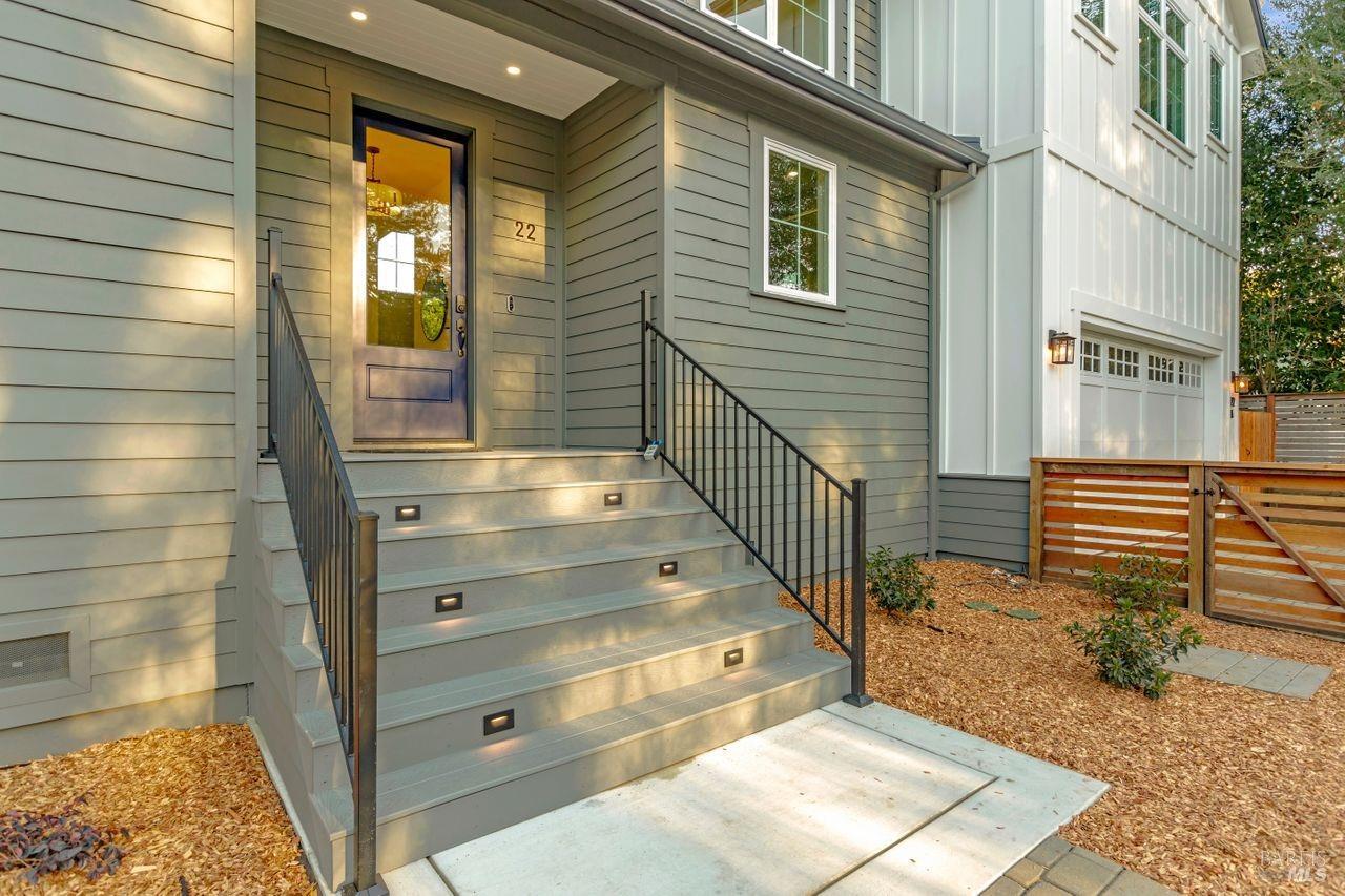 22 Cedar Ave