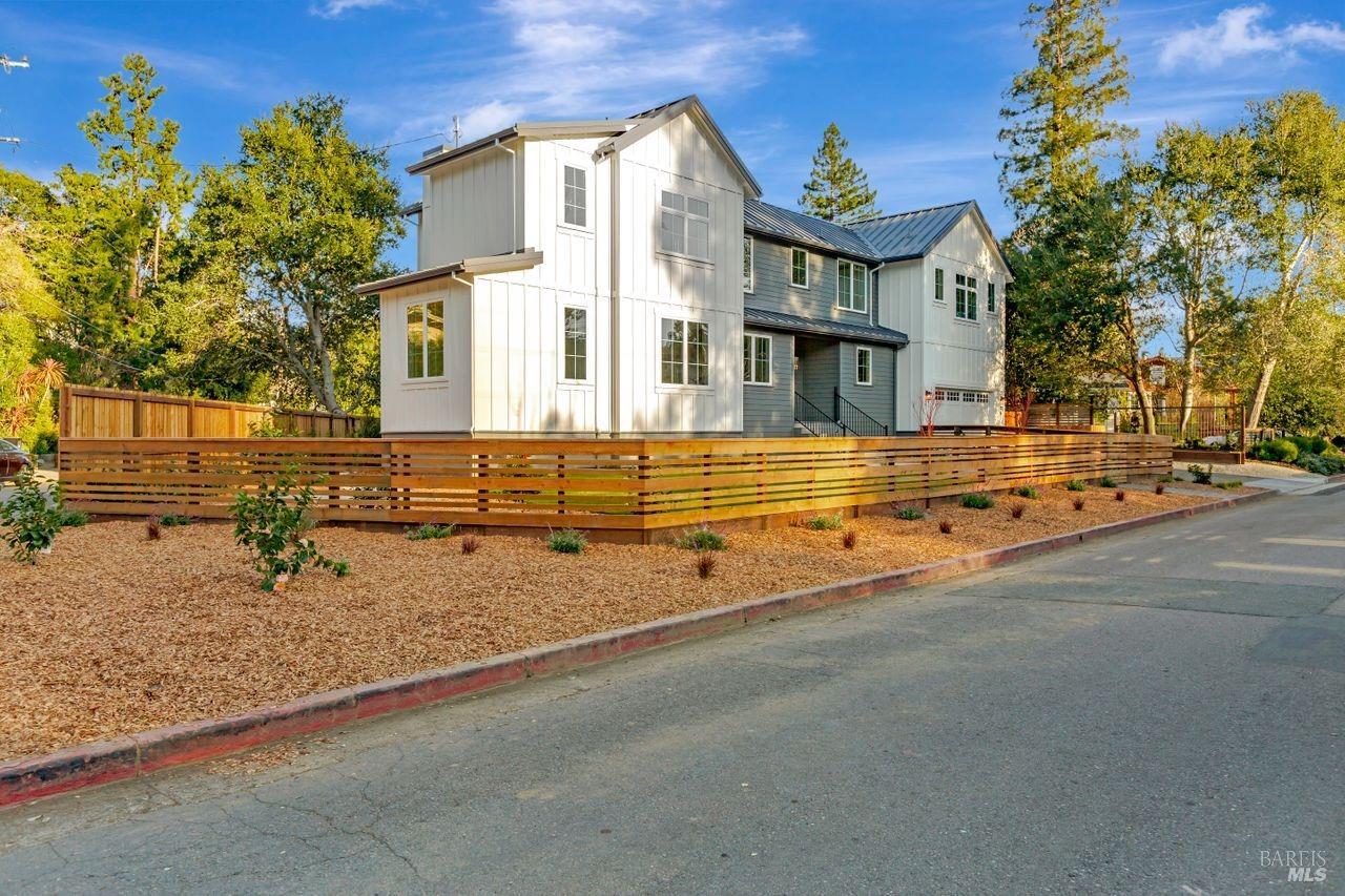 22 Cedar Ave
