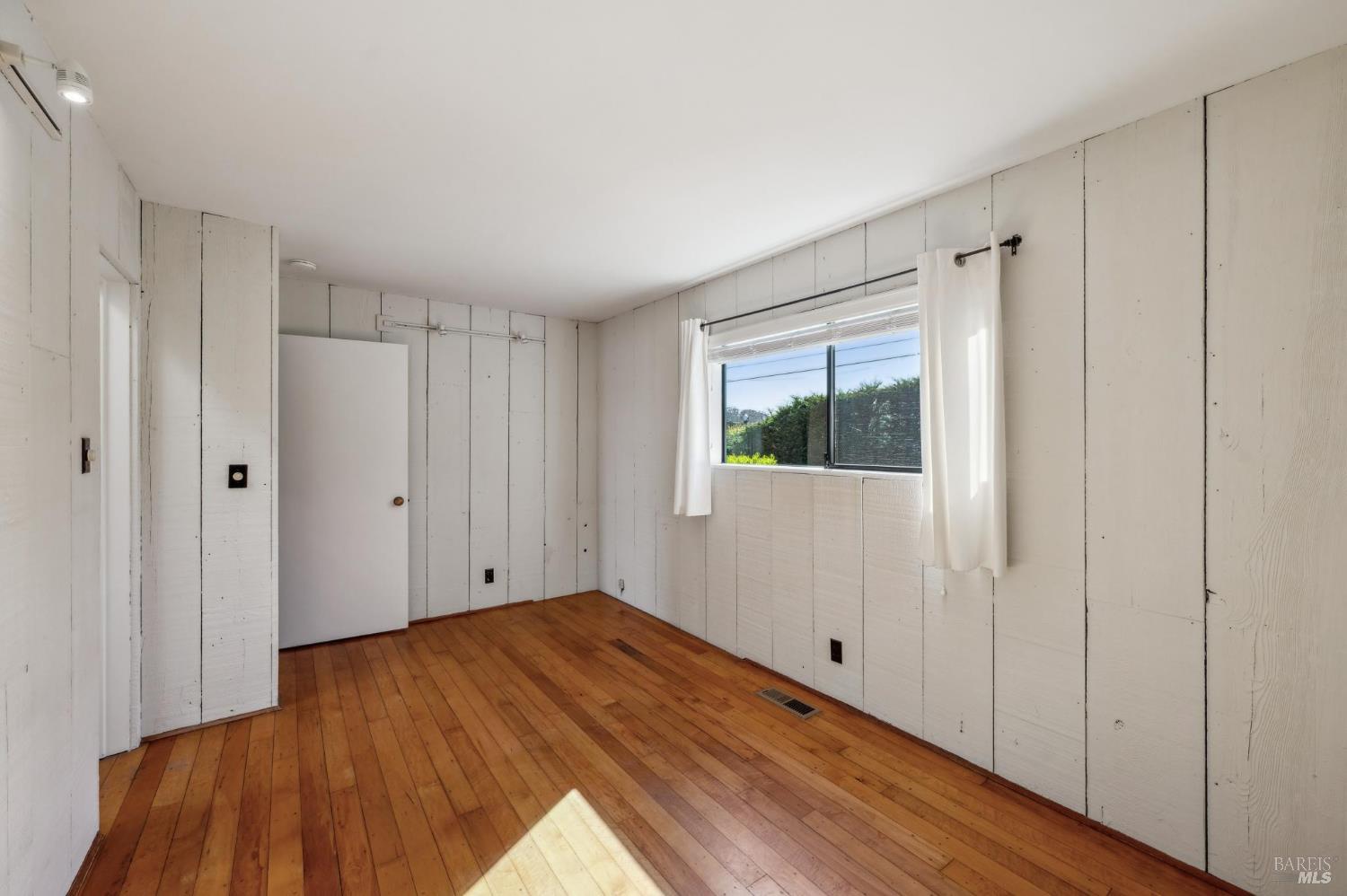 71 Crescente Ave
