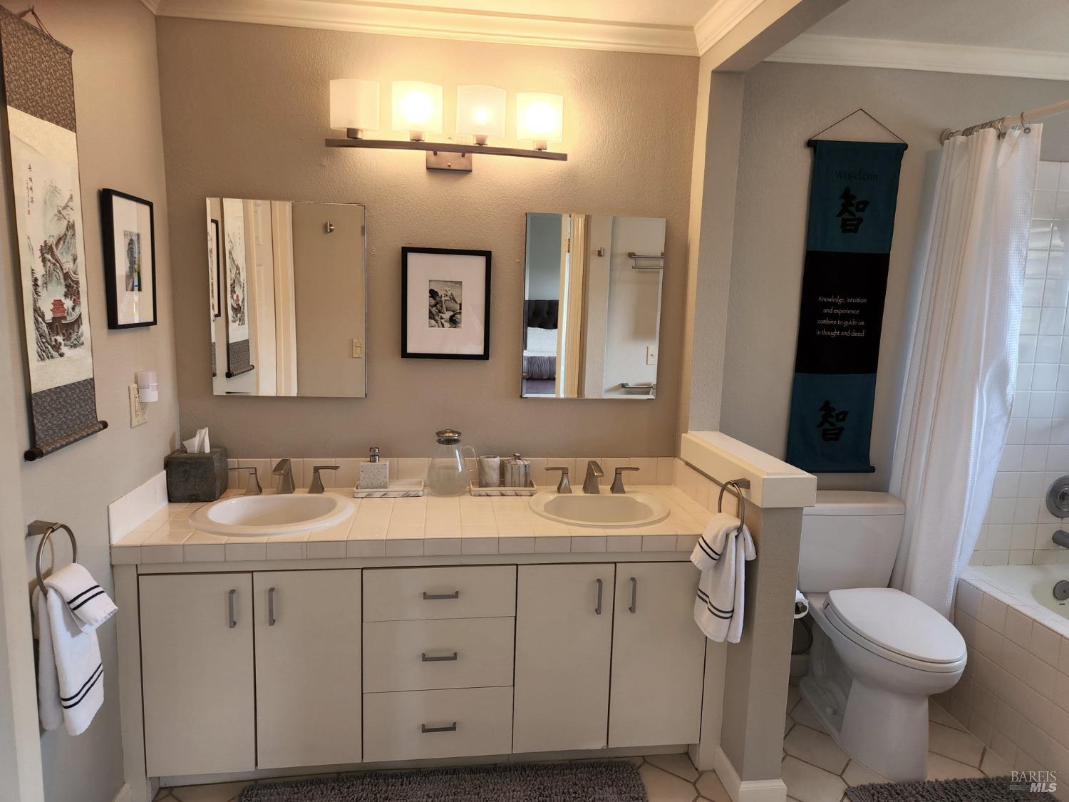 6 Narragansett Cv