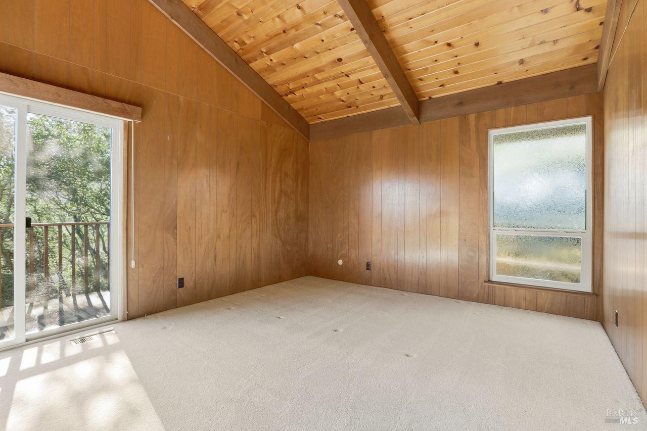 16 Burning Tree Dr