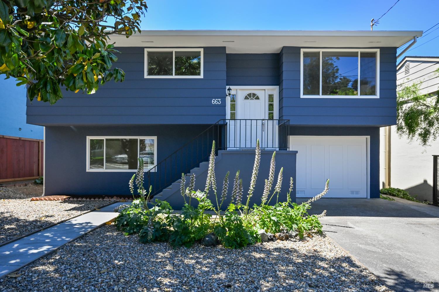 663 Cherry St