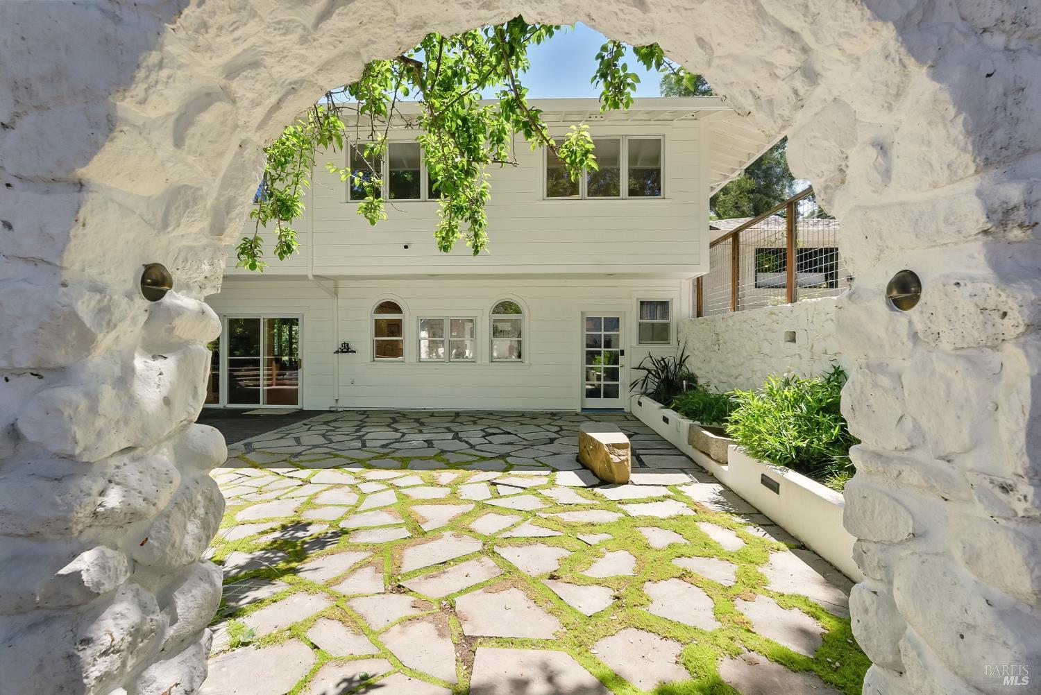 17 Madrone Ave