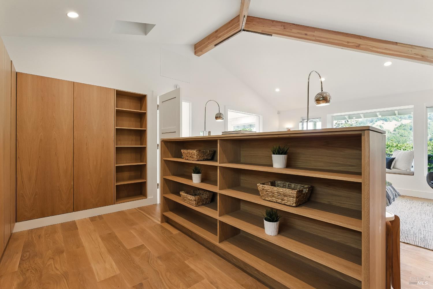 17 Madrone Ave