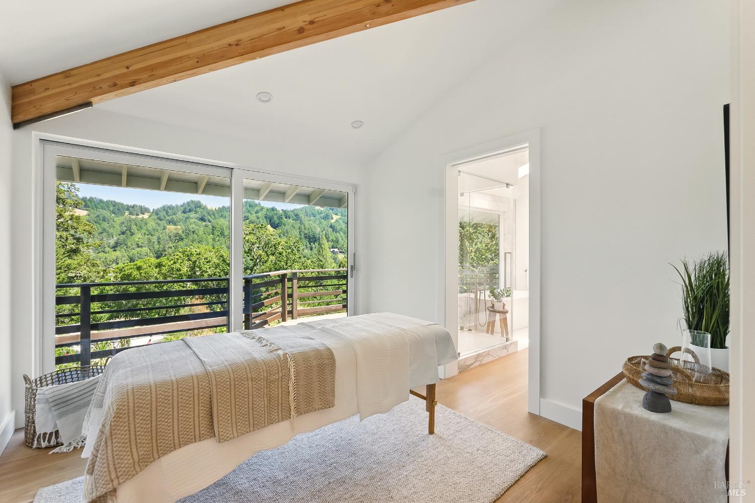 17 Madrone Ave
